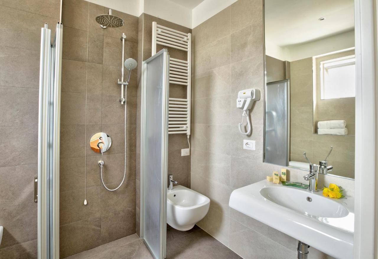 Hotel Clara Riccione Ngoại thất bức ảnh